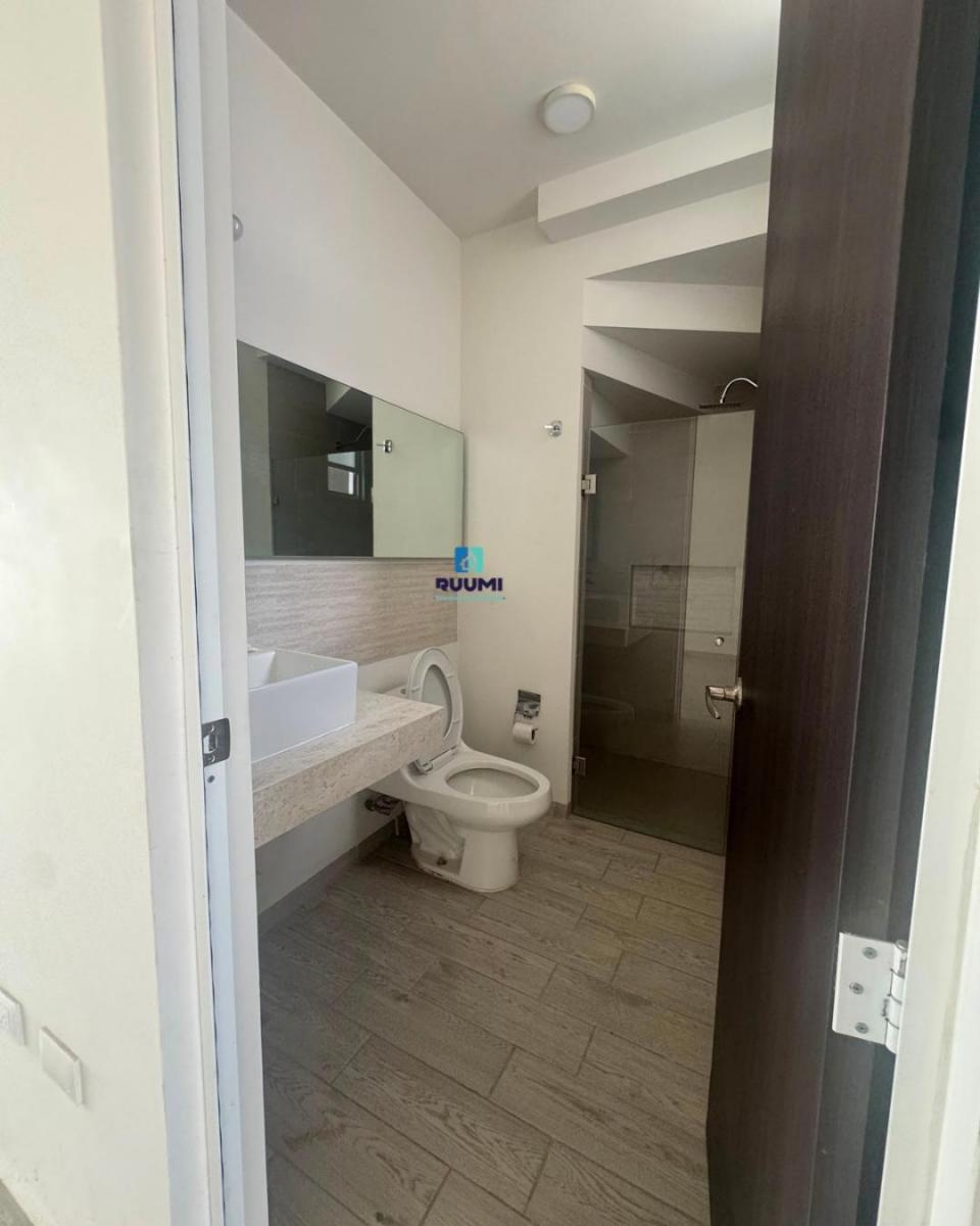 Casa en renta en Ronda Residencial, 3 recámaras (una en planta baja) y 2 baños